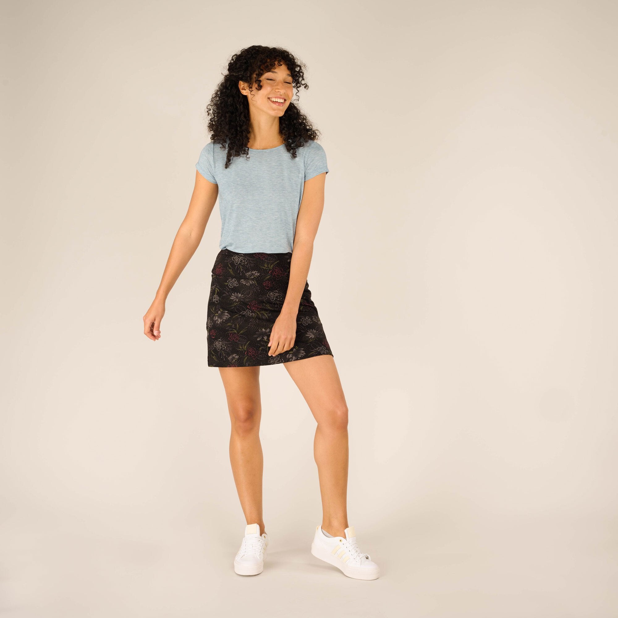 Nisha Skort - Schwarzes Blumenmuster